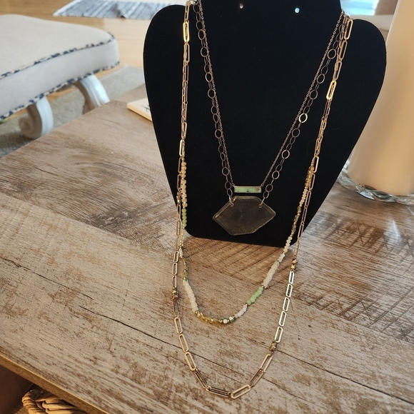 Source Unknown Jewelry - Elegant Gold and Green Layered Necklace
